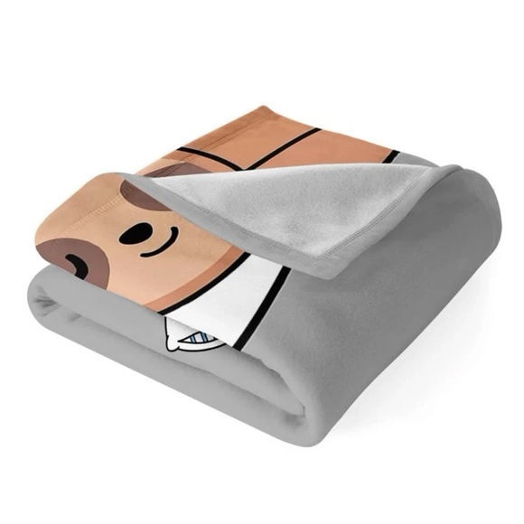 Throw Blanket 🏡 - Picture 3 of 4